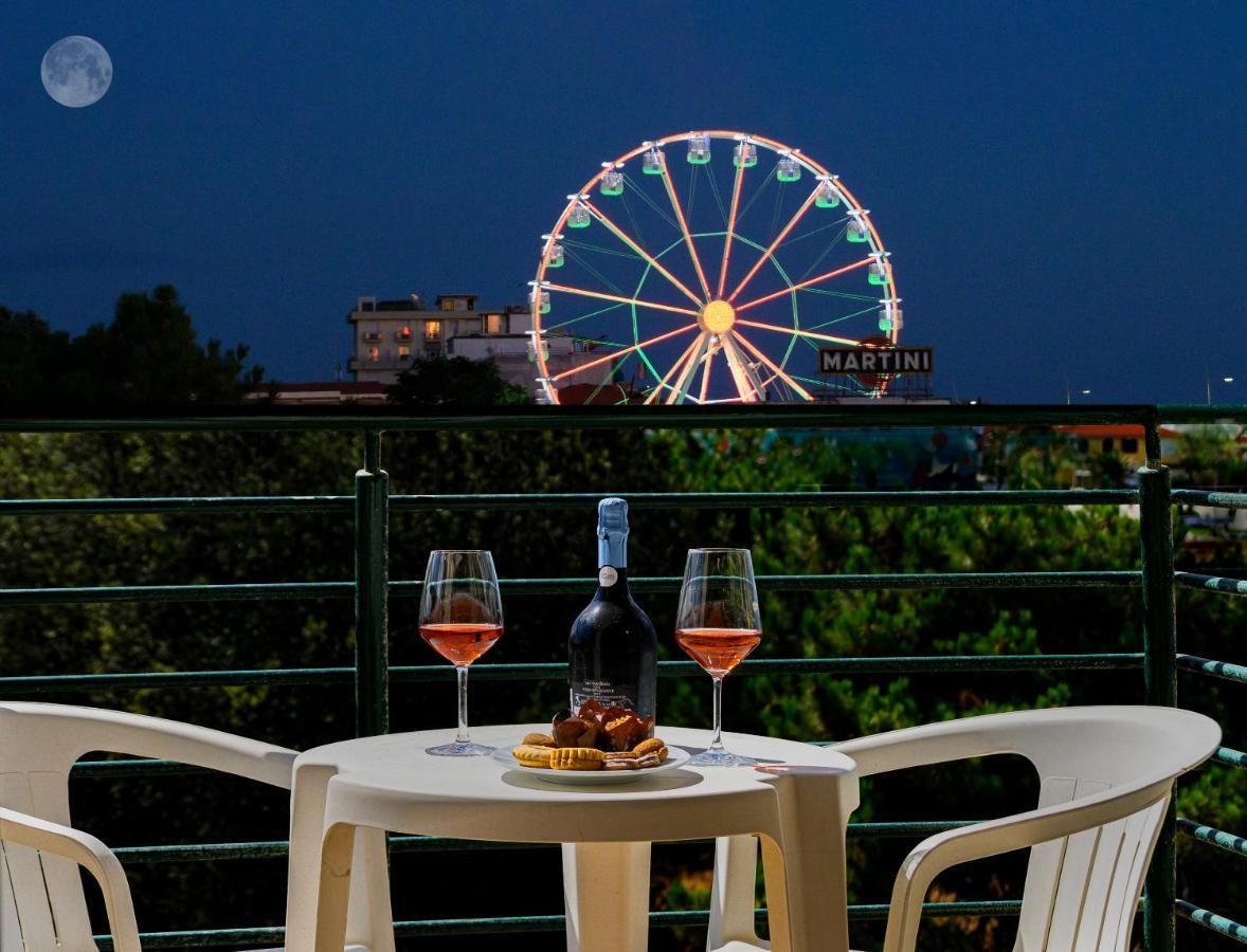 Hotel Paris Lido di Camaiore Buitenkant foto