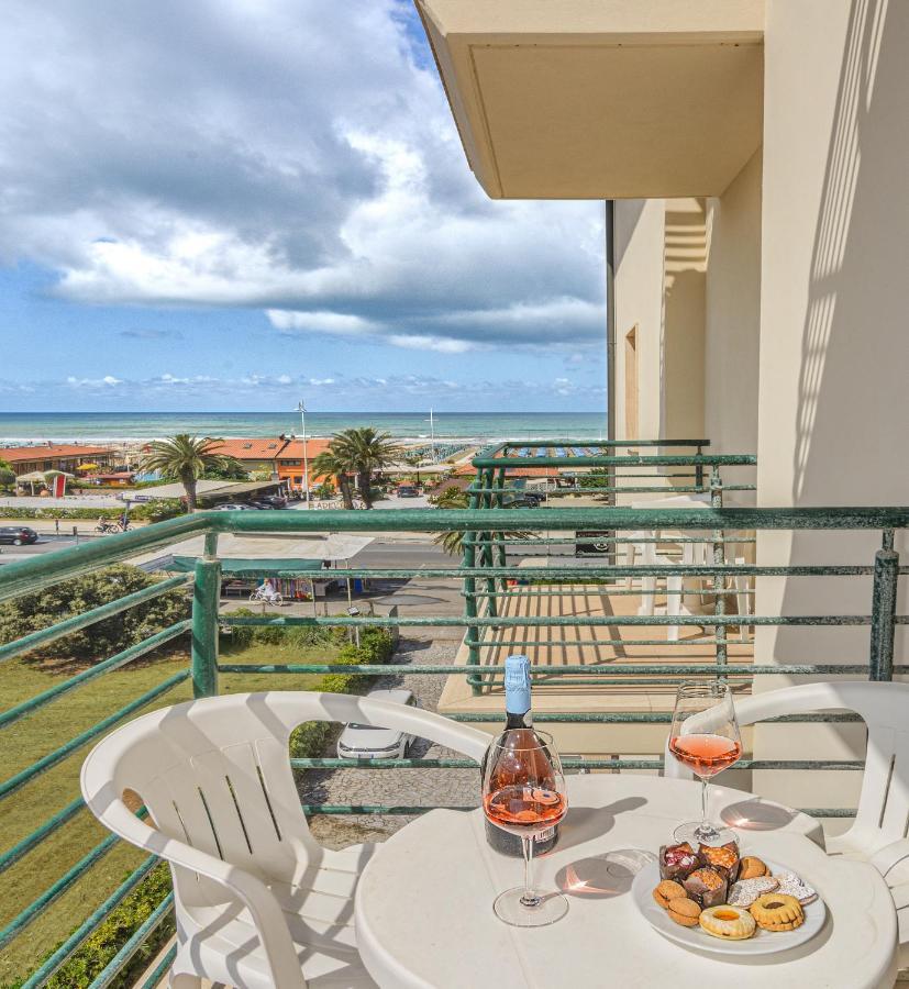 Hotel Paris Lido di Camaiore Buitenkant foto