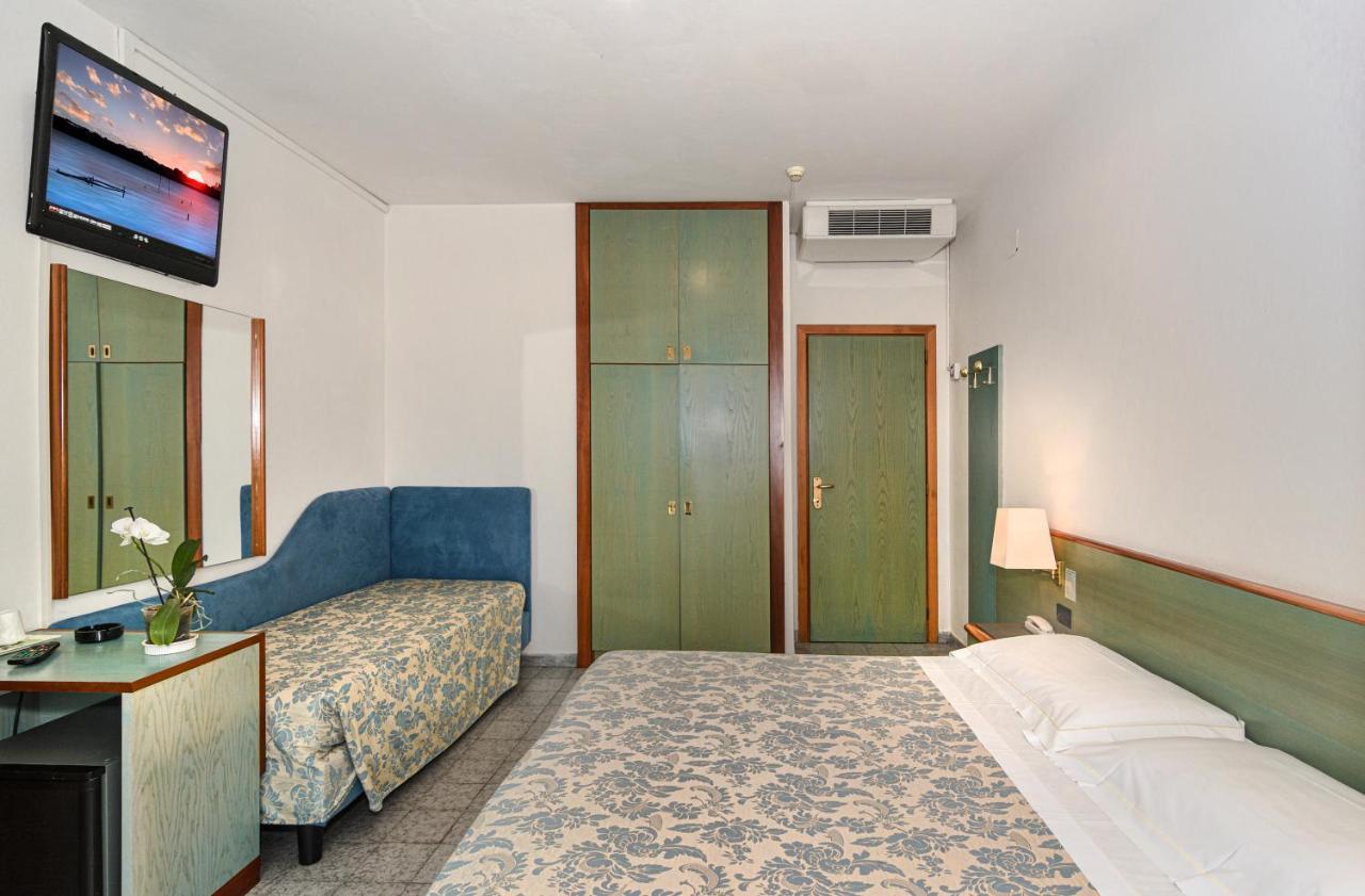 Hotel Paris Lido di Camaiore Buitenkant foto