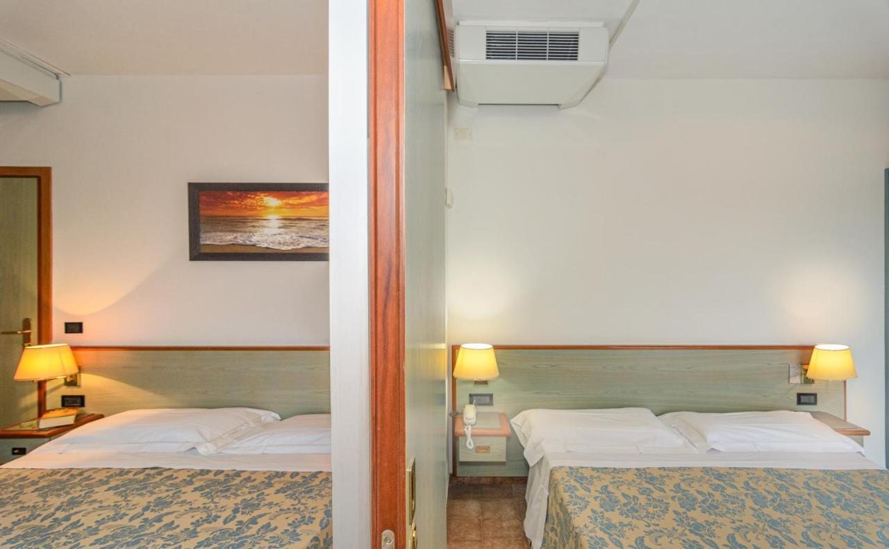 Hotel Paris Lido di Camaiore Buitenkant foto
