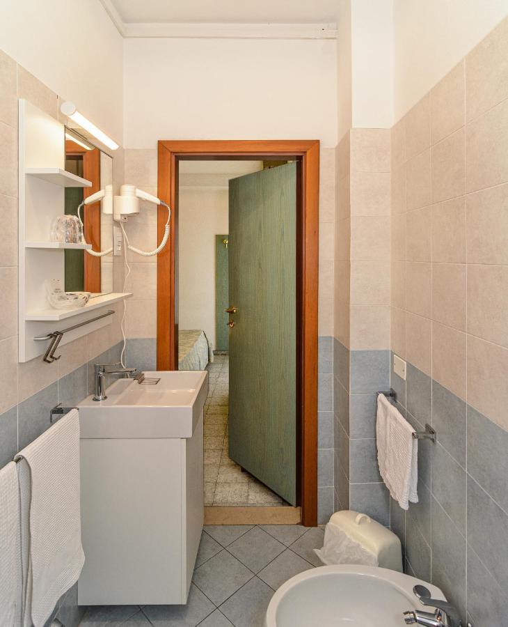 Hotel Paris Lido di Camaiore Buitenkant foto
