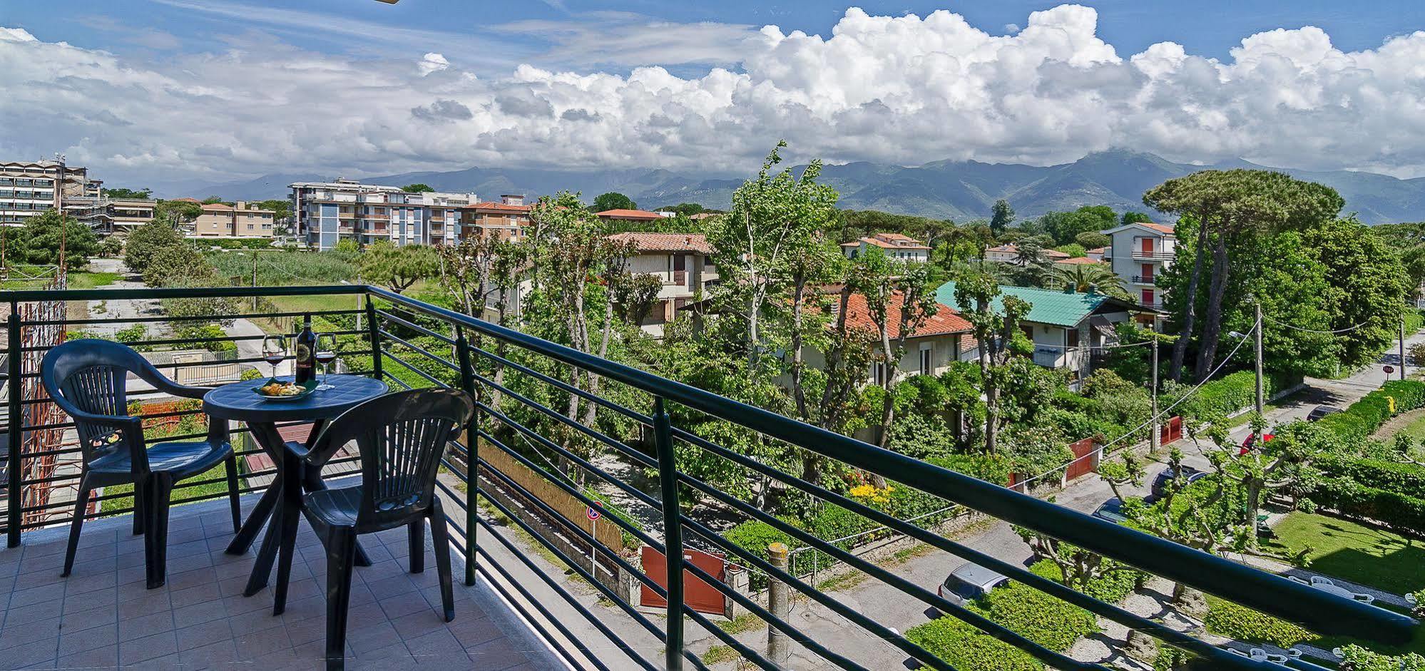 Hotel Paris Lido di Camaiore Buitenkant foto